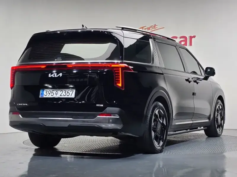 2024 Kia Carnival с пробегом 37 632 км