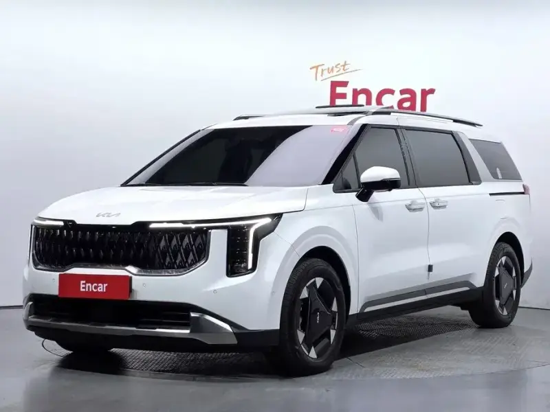 2024 Kia Carnival с пробегом 40 143 км