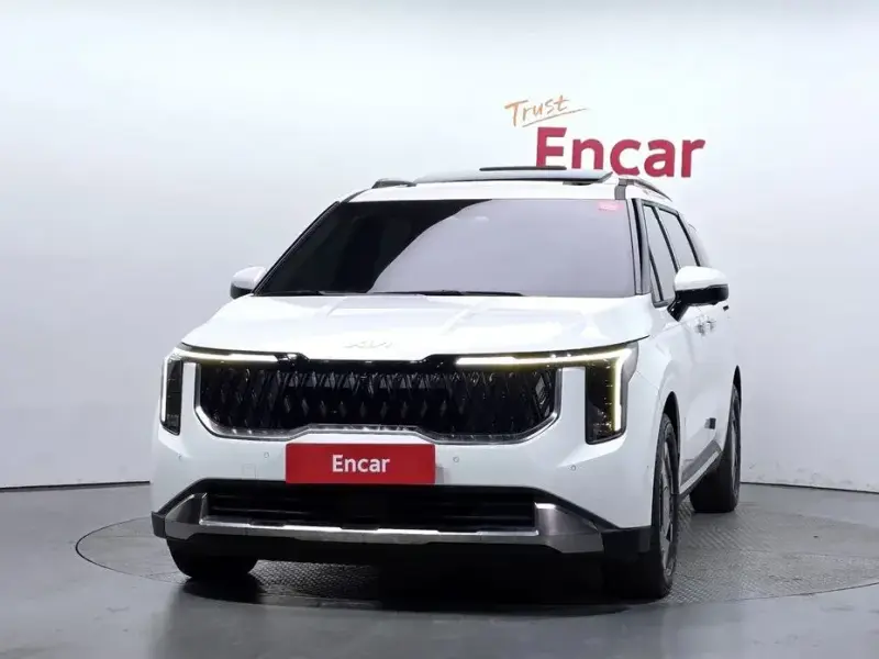 2024 Kia Carnival с пробегом 40 143 км