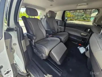 2025 Kia Carnival с пробегом 18 475 км