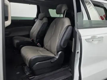 2024 Kia Carnival с пробегом 74 811 км