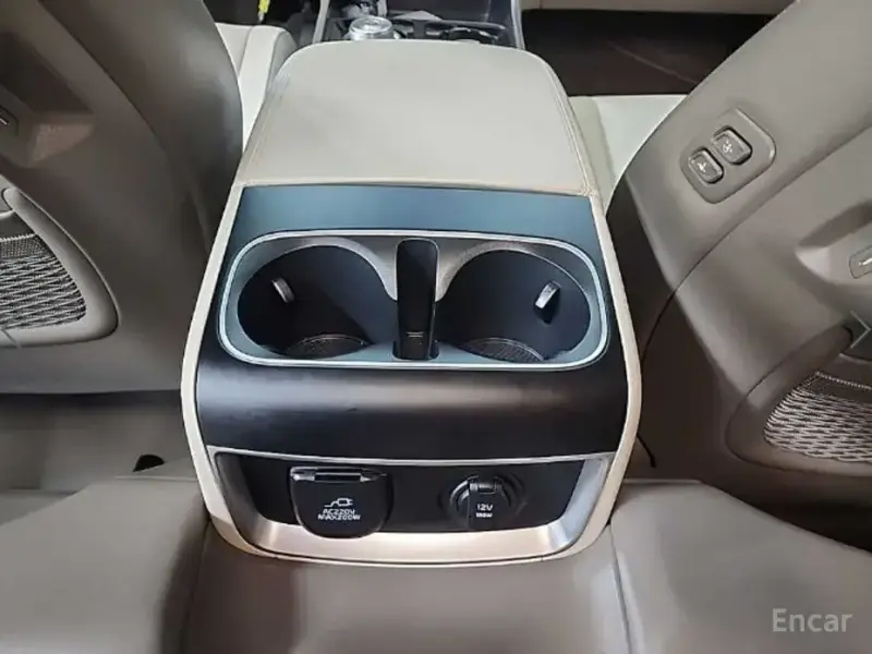 2025 Kia Carnival с пробегом 9 983 км