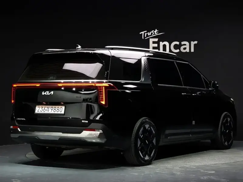 2023 Kia Carnival с пробегом 61 832 км