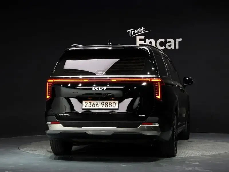 2023 Kia Carnival с пробегом 61 832 км
