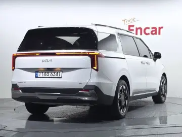 2024 Kia Carnival с пробегом 9 946 км
