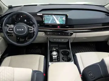 2024 Kia Carnival с пробегом 9 946 км