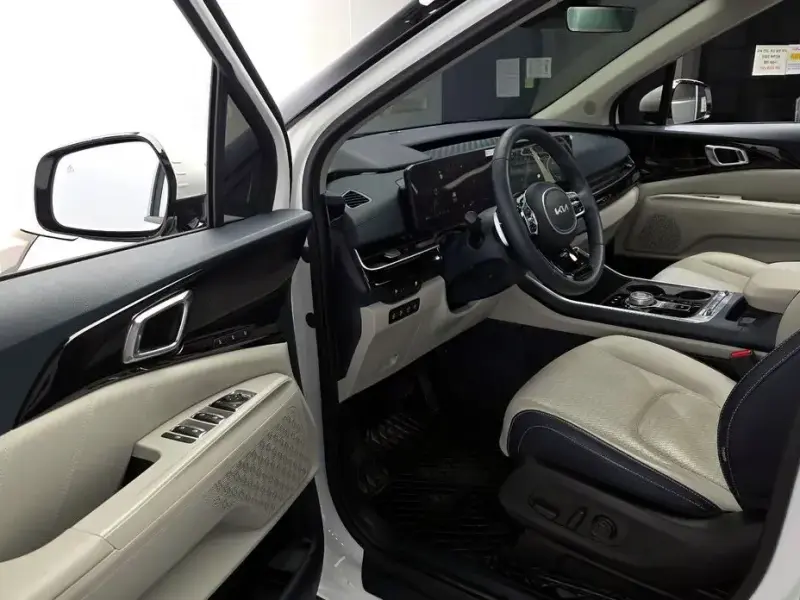 2024 Kia Carnival с пробегом 9 946 км