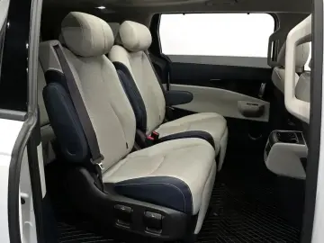 2024 Kia Carnival с пробегом 9 946 км