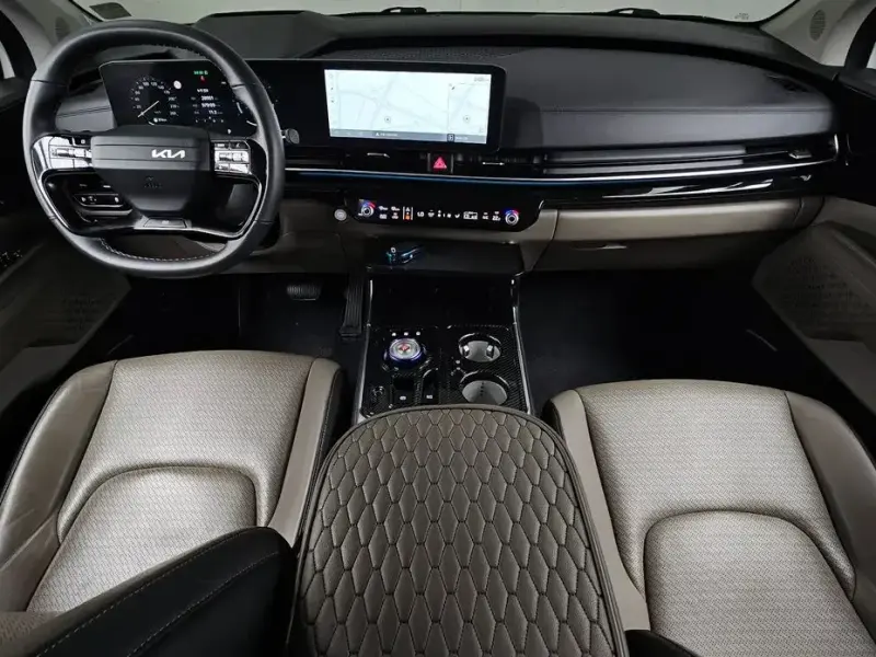 2025 Kia Carnival с пробегом 28 961 км