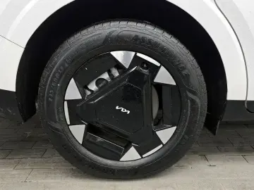 2025 Kia Carnival с пробегом 7 990 км