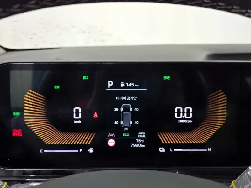 2025 Kia Carnival с пробегом 7 990 км