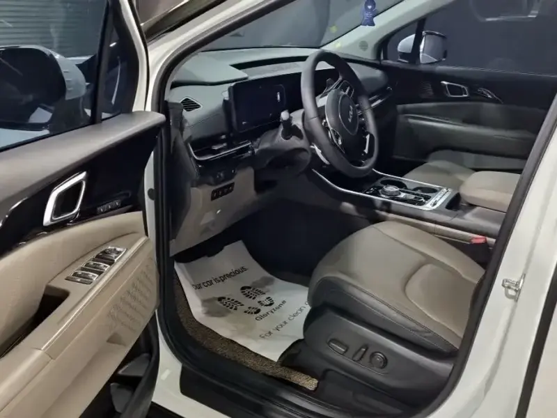 2024 Kia Carnival с пробегом 24 414 км