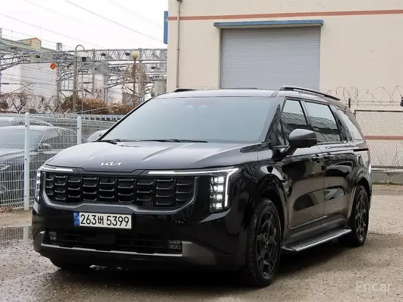 2024 Kia Carnival с пробегом 33 874 км