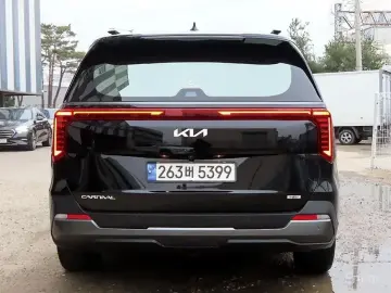 2024 Kia Carnival с пробегом 33 874 км