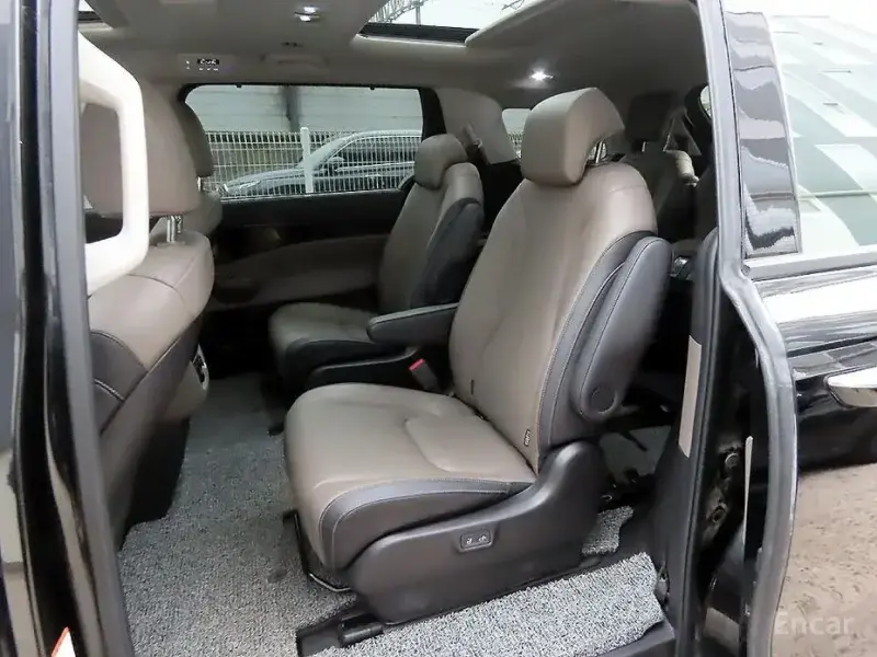 2024 Kia Carnival с пробегом 33 874 км