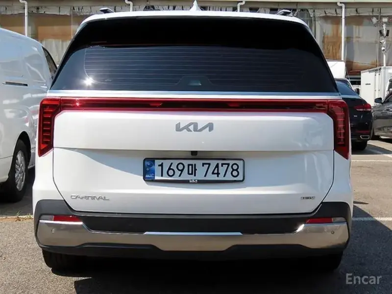 2024 Kia Carnival с пробегом 22 527 км