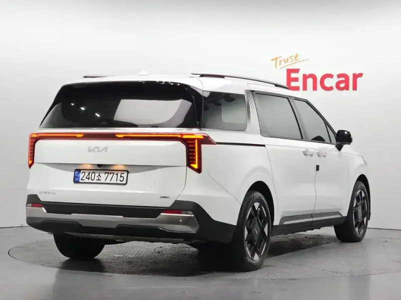 2024 Kia Carnival с пробегом 53 082 км