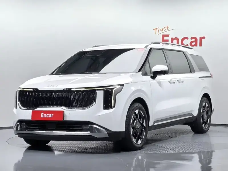 2025 Kia Carnival с пробегом 40 731 км