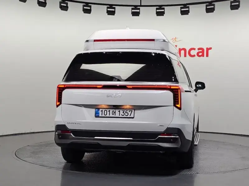 2025 Kia Carnival с пробегом 2 478 км