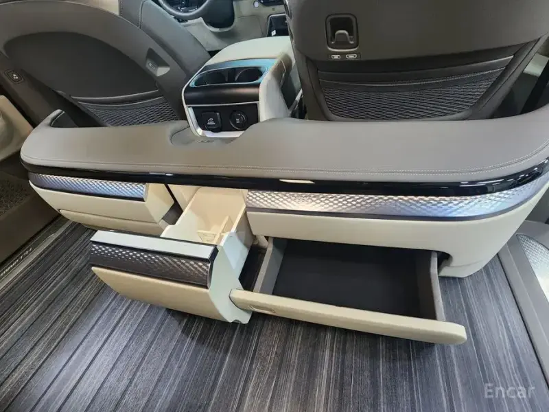 2024 Kia Carnival с пробегом 18 915 км