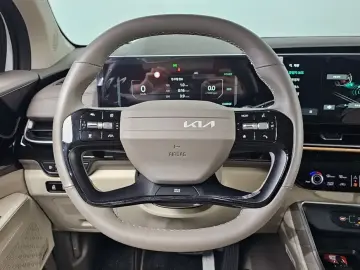 2025 Kia Carnival с пробегом 2 478 км