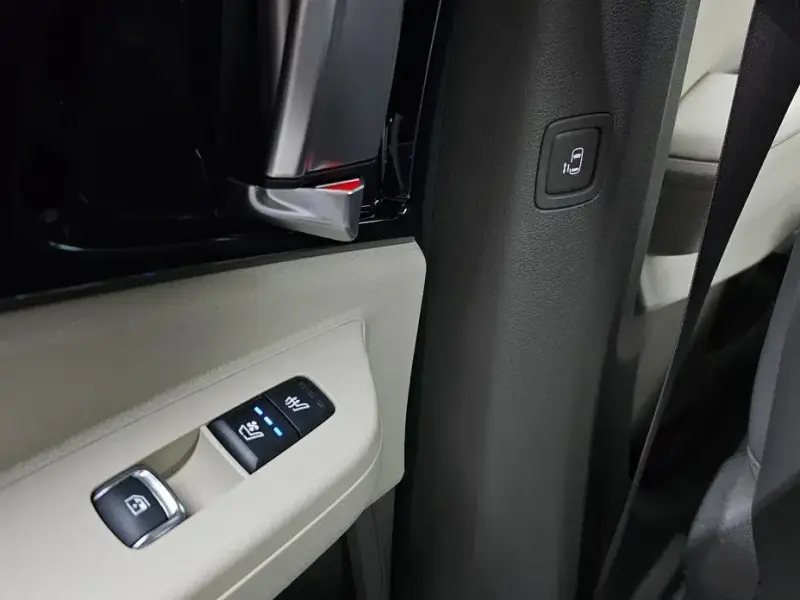 2025 Kia Carnival с пробегом 2 478 км