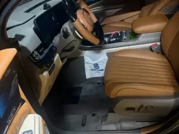 2024 Kia Carnival с пробегом 15 500 км
