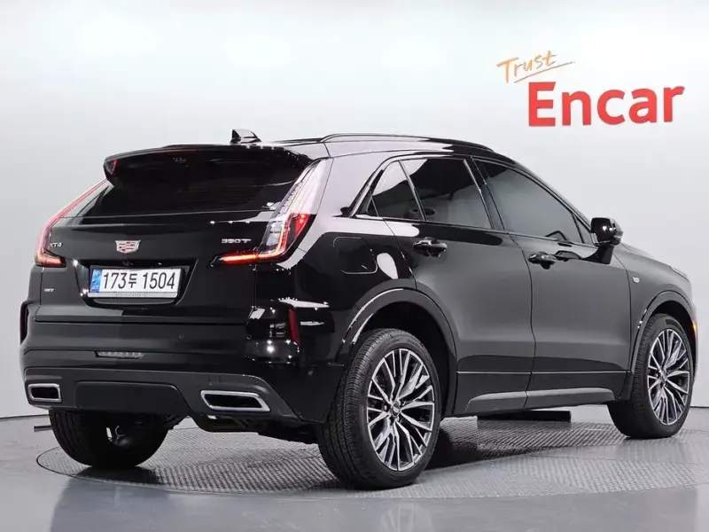 2024 Cadillac XT4 с пробегом 6 177 км