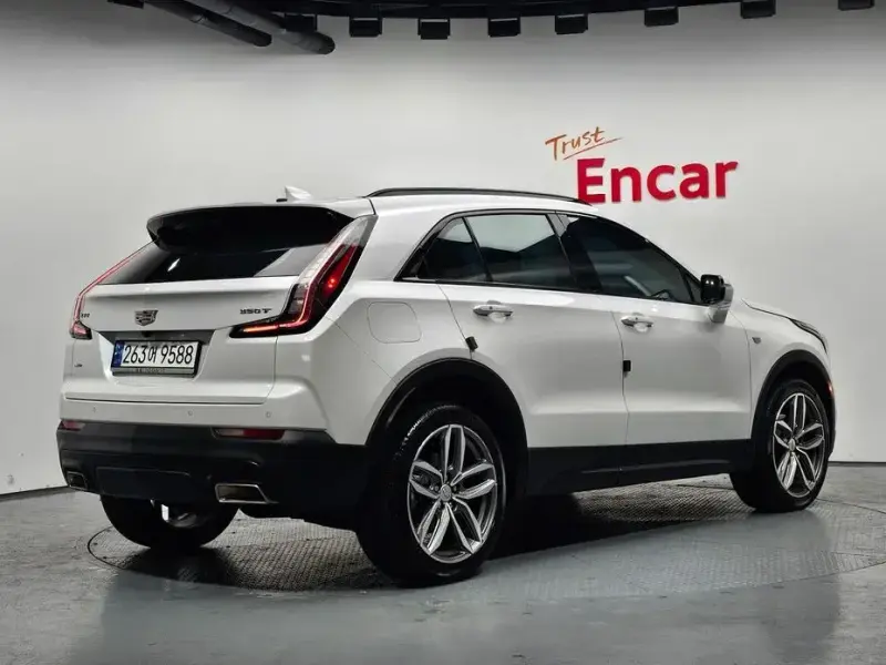2022 Cadillac XT4 с пробегом 40 948 км