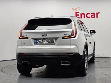 2022 Cadillac XT4 с пробегом 40 948 км
