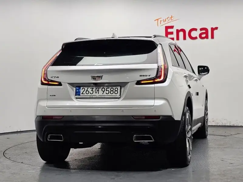 2022 Cadillac XT4 с пробегом 40 948 км