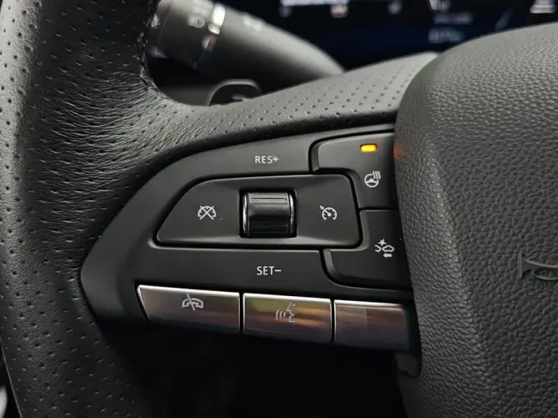 2024 Cadillac XT4 с пробегом 6 177 км