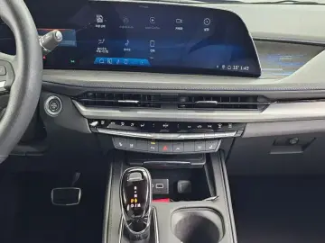 2024 Cadillac XT4 с пробегом 6 177 км