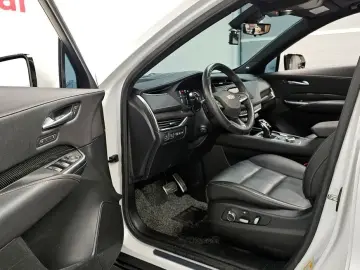 2022 Cadillac XT4 с пробегом 40 948 км