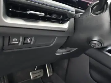 2024 Cadillac XT4 с пробегом 6 177 км