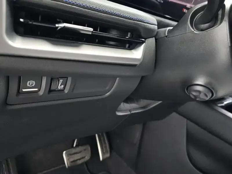 2024 Cadillac XT4 с пробегом 6 177 км