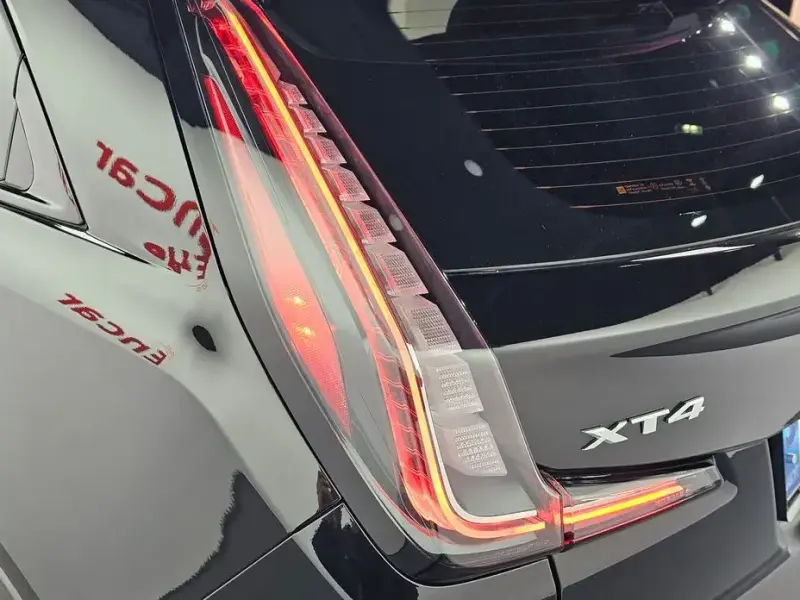 2024 Cadillac XT4 с пробегом 6 177 км