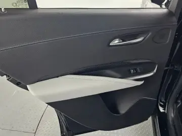 2024 Cadillac XT4 с пробегом 6 177 км