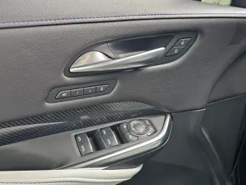 2024 Cadillac XT4 с пробегом 6 177 км