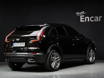 2023 Cadillac XT4 с пробегом 14 290 км