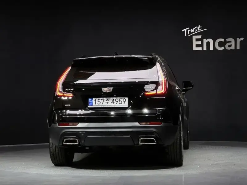 2023 Cadillac XT4 с пробегом 14 290 км