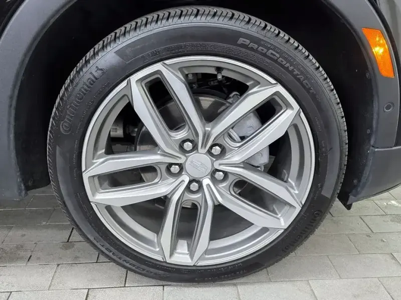 2023 Cadillac XT4 с пробегом 14 290 км