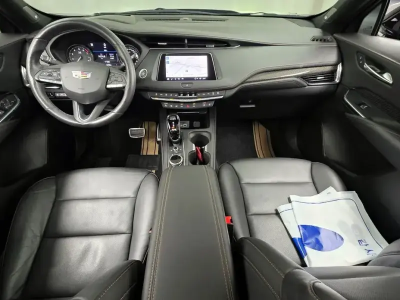 2023 Cadillac XT4 с пробегом 14 290 км