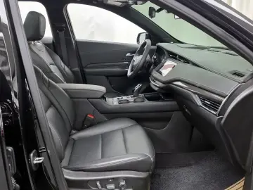 2023 Cadillac XT4 с пробегом 14 290 км