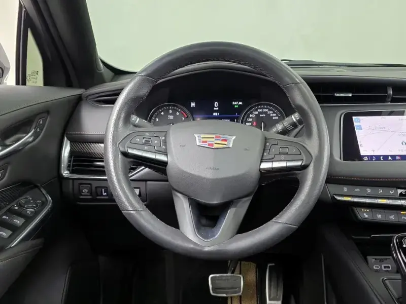 2023 Cadillac XT4 с пробегом 14 290 км