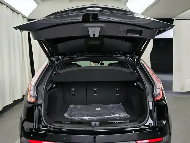 2023 Cadillac XT4 с пробегом 14 290 км