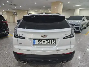 2023 Cadillac XT4 с пробегом 15 982 км