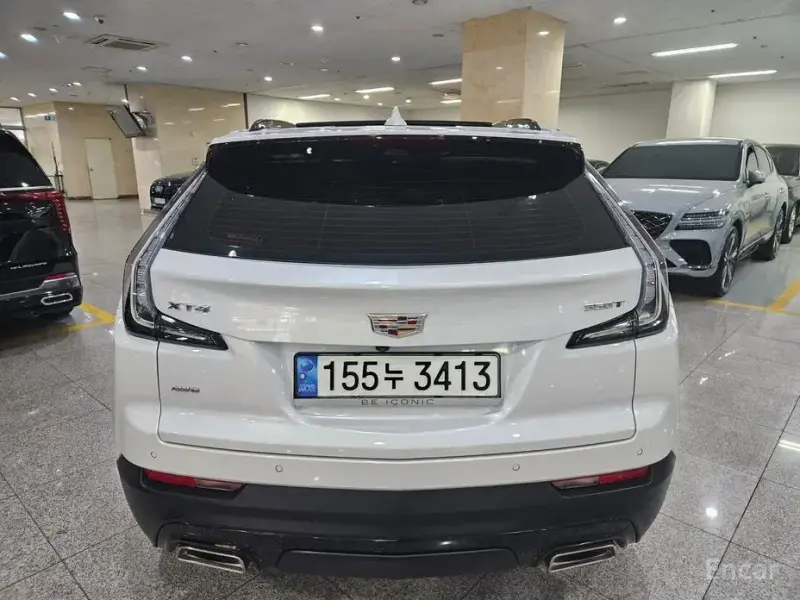 2023 Cadillac XT4 с пробегом 15 982 км