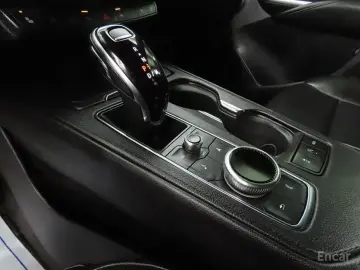 2023 Cadillac XT4 с пробегом 15 982 км