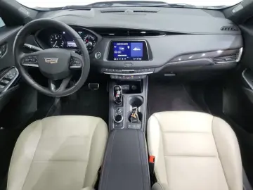 2022 Cadillac XT4 с пробегом 88 928 км
